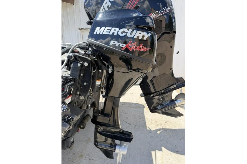 Mercury Pro Kicker outboard motor on 2016 Triton 216 Fishunter boat.