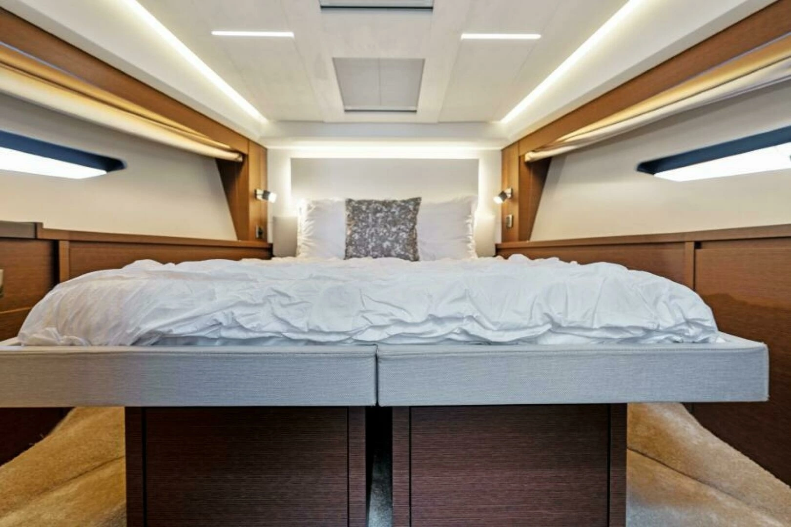 2020 Prestige 520 Flybridge - Image 35