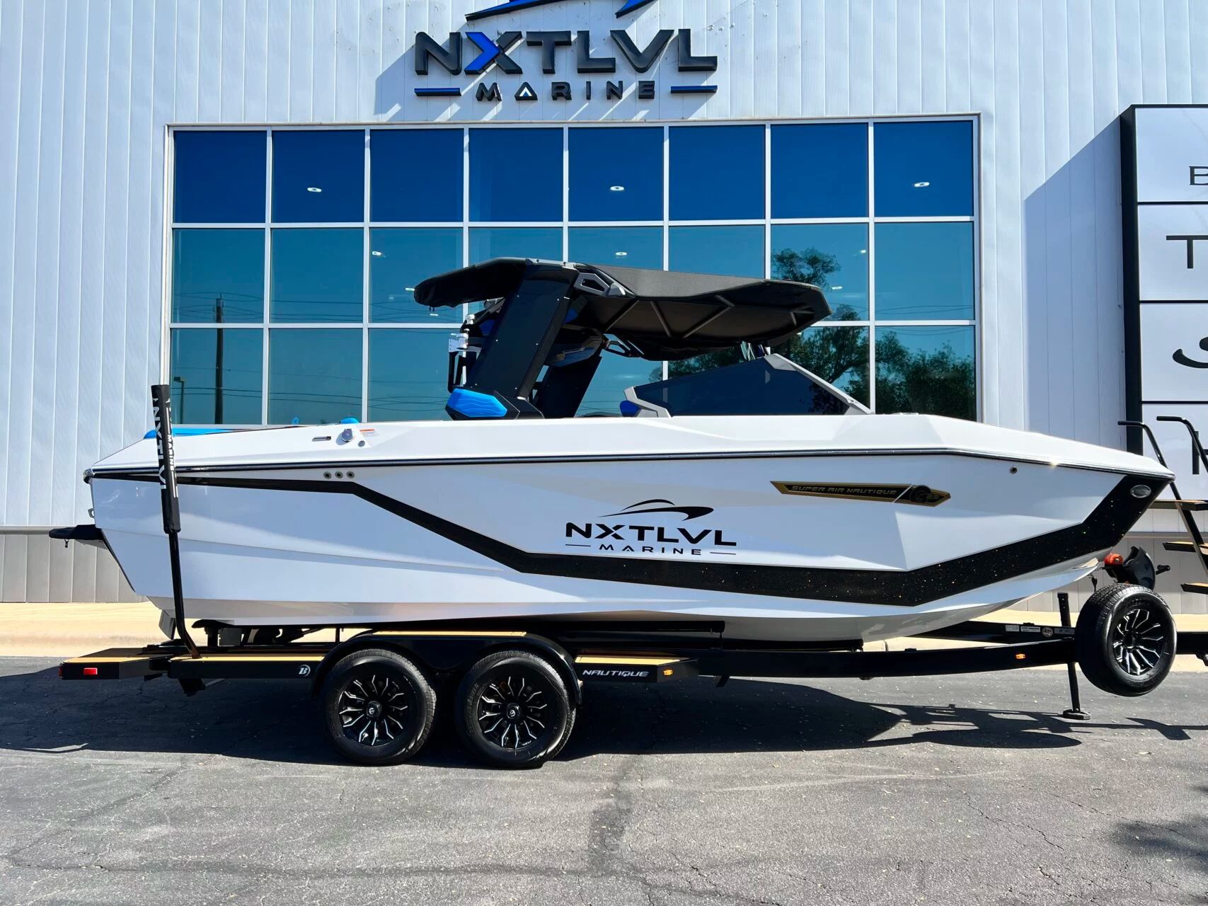 2025 Nautique G23