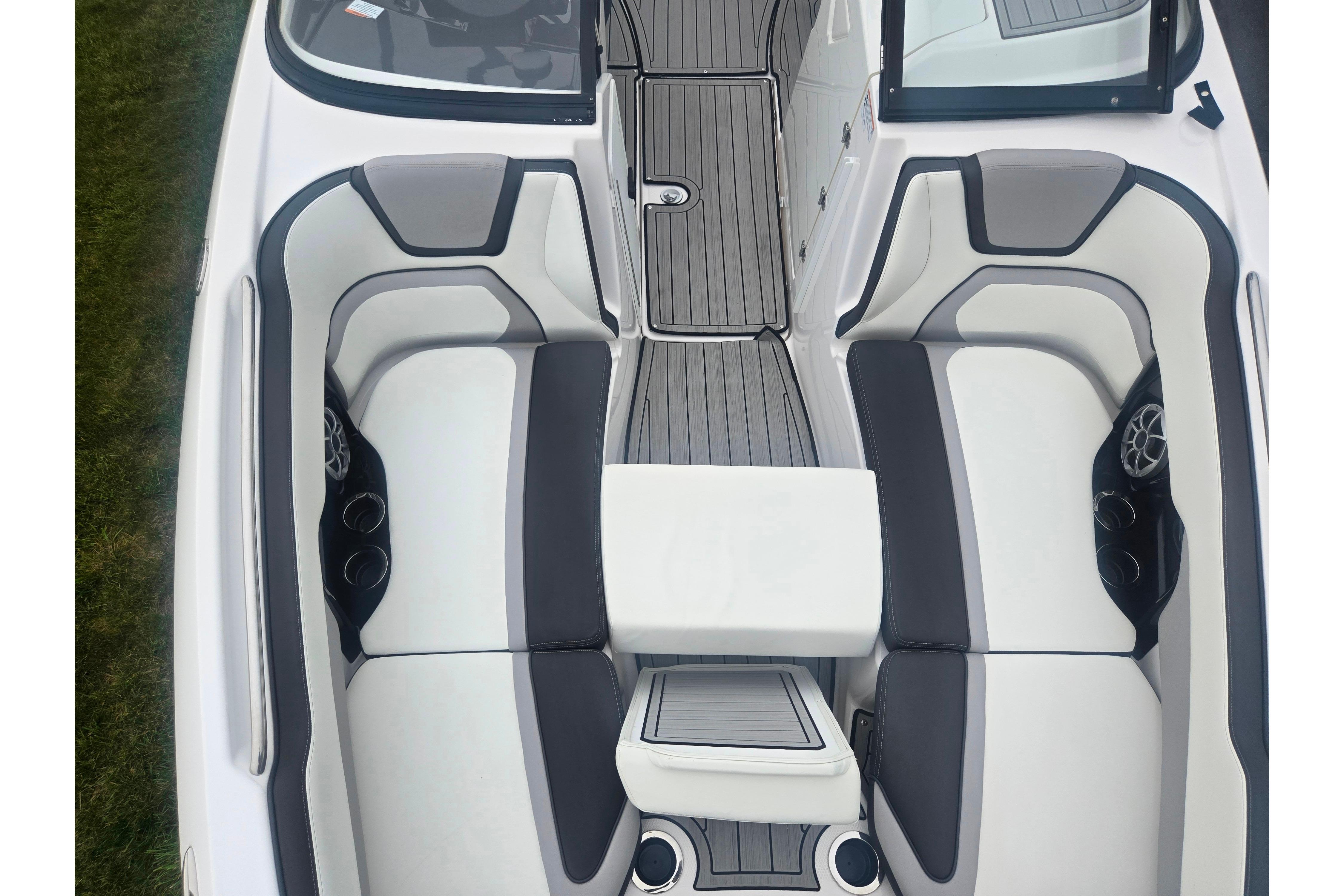 2023 Yamaha Boats 252S interior with sleek seating and modern design.