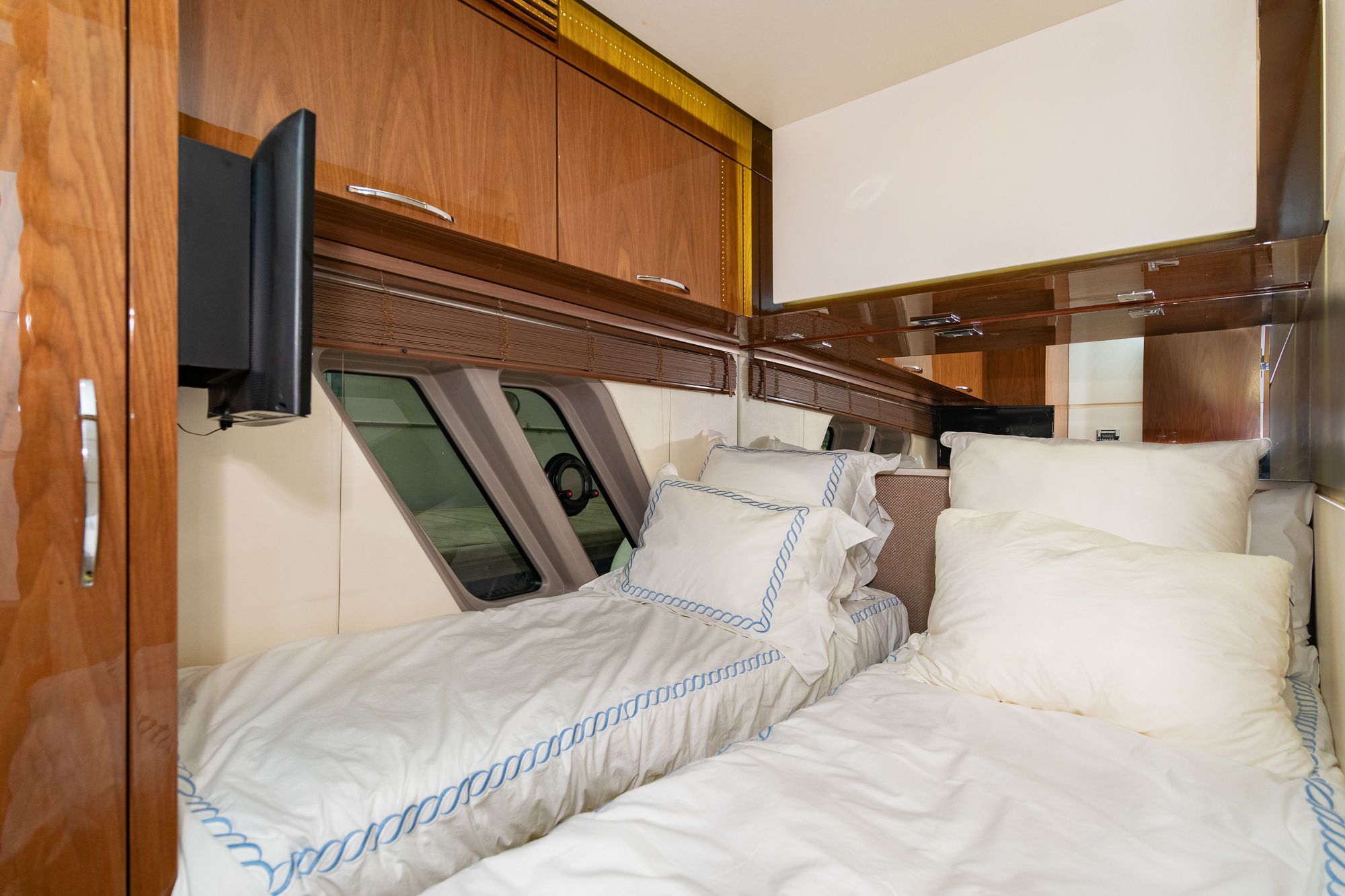 2018 Sea Ray L 650 FLY - 47