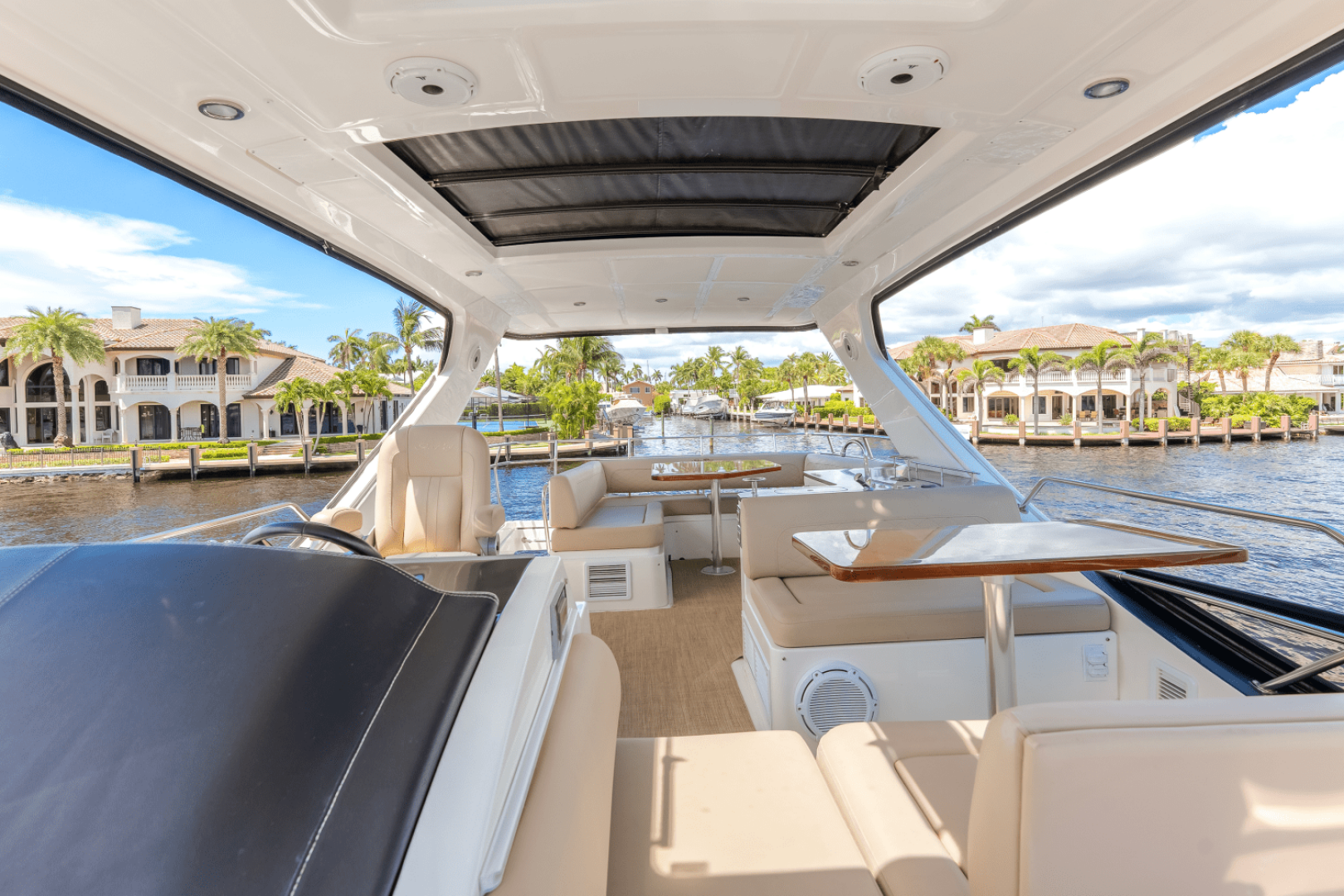 2017 Sea Ray 510 FLYBRIDGE - Image 44