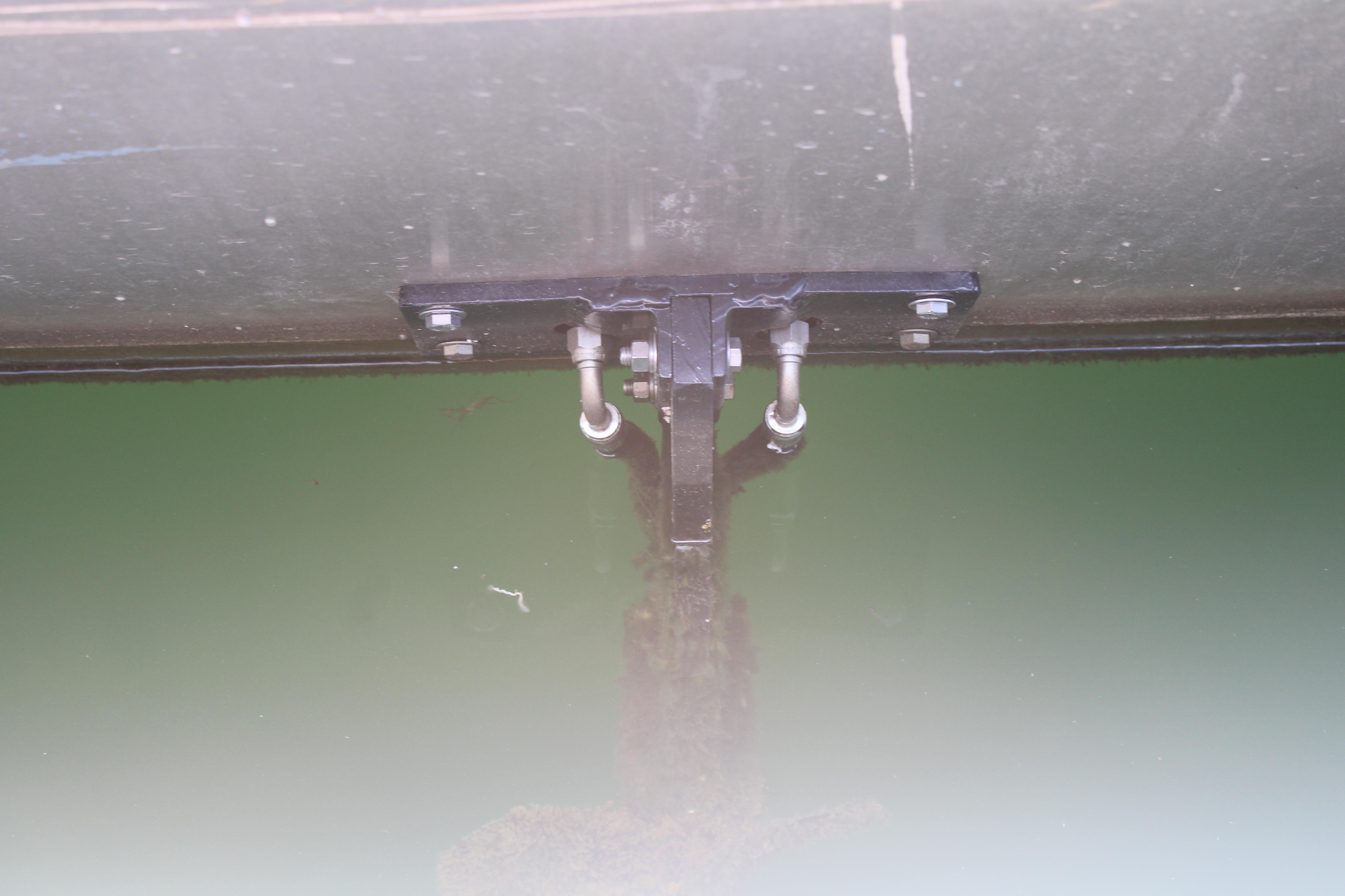 Underwater view of a 1992 Sumerset 66 boat component.
