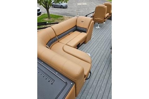 2026 Ranger 220FC boat with tan seating and spacious deck.