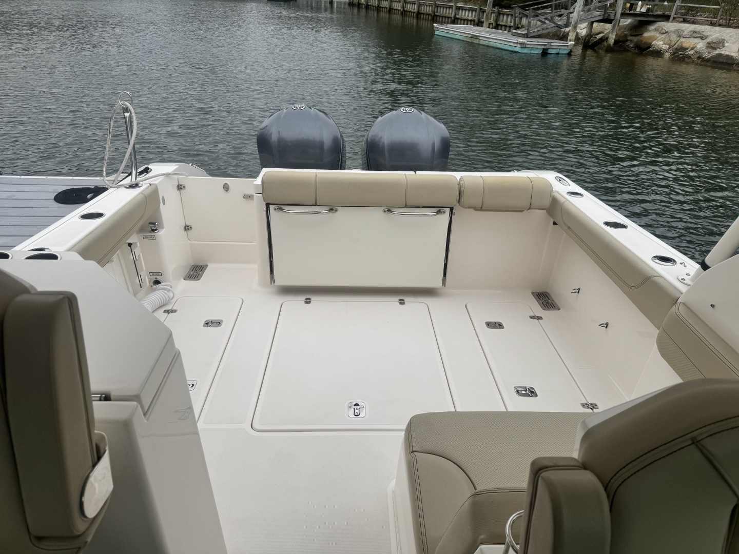 2017 Pursuit 295 DC - Image 10
