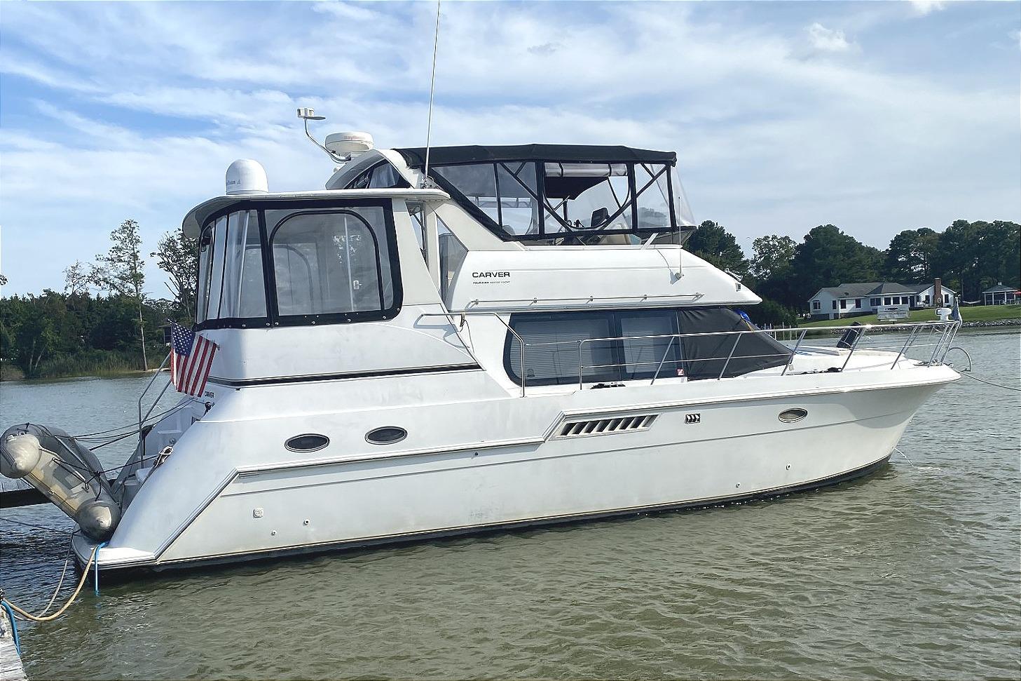 2000 Carver 406 Aft Cabin Motor Yacht