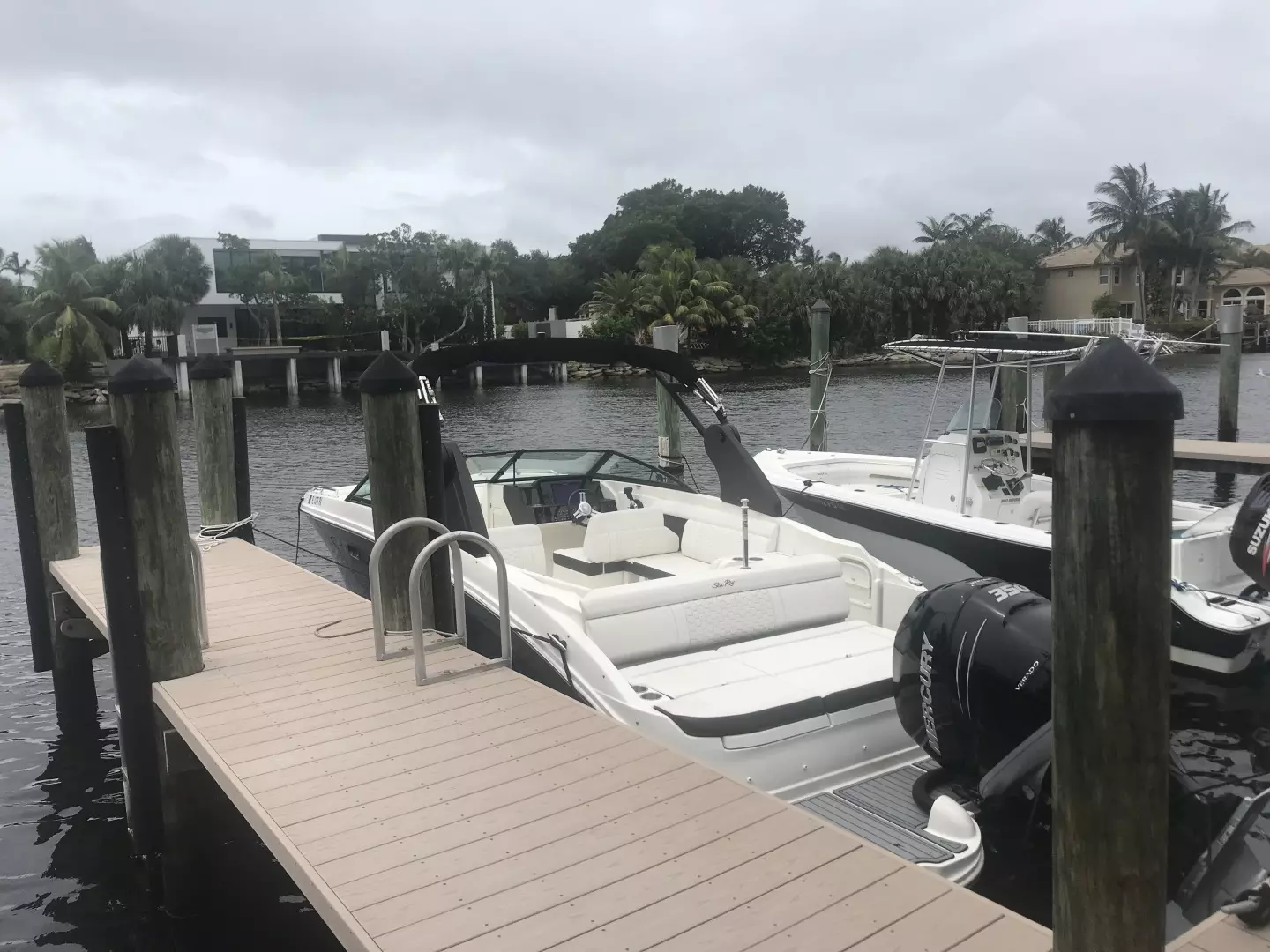 2019 Sea Ray SDX 270 Outboard - Image 4