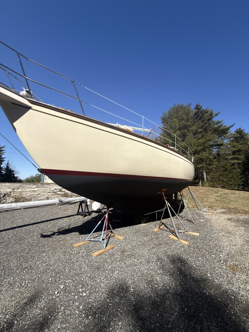 1995 Island Packet 37 - Image 6