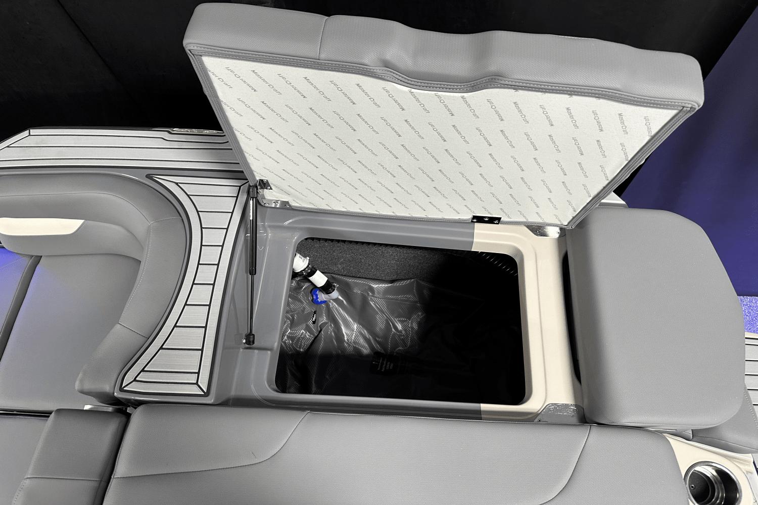 2025 MasterCraft XT24 - 30
