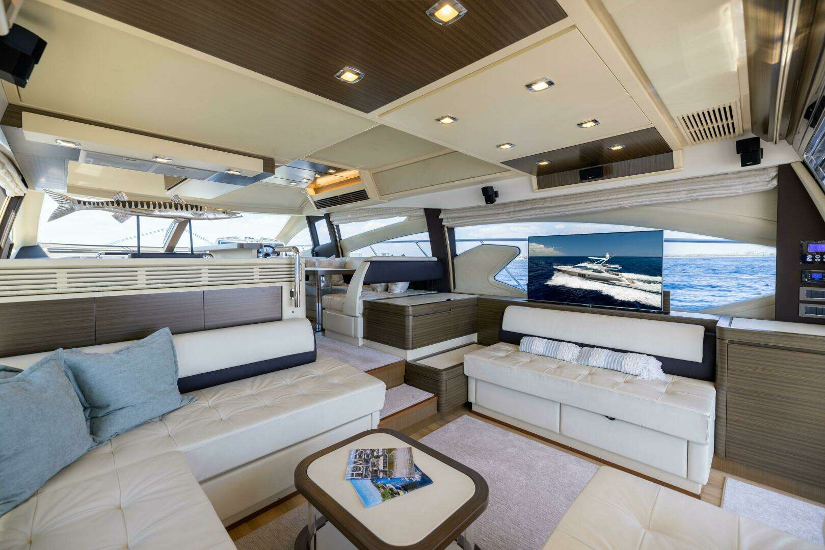 2015 Azimut 64 Flybridge - Image 3