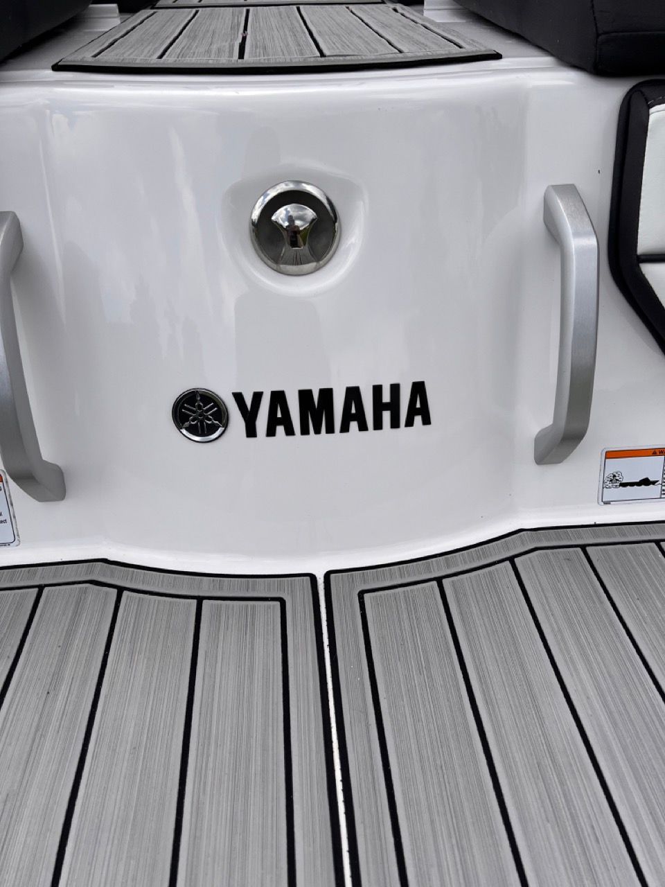 2023 Yamaha Boats 252S - 23