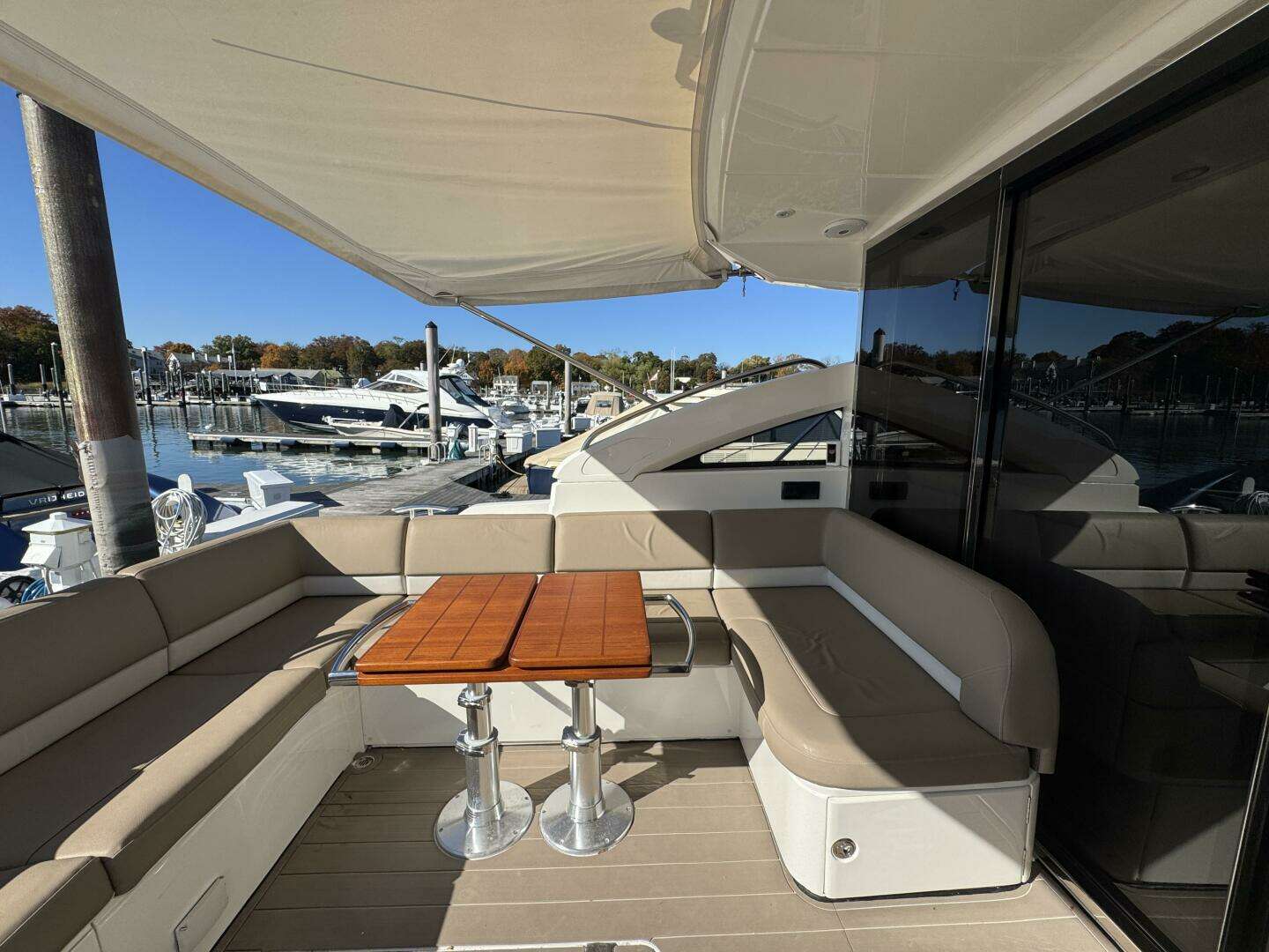 2015 Princess V52 - Image 4