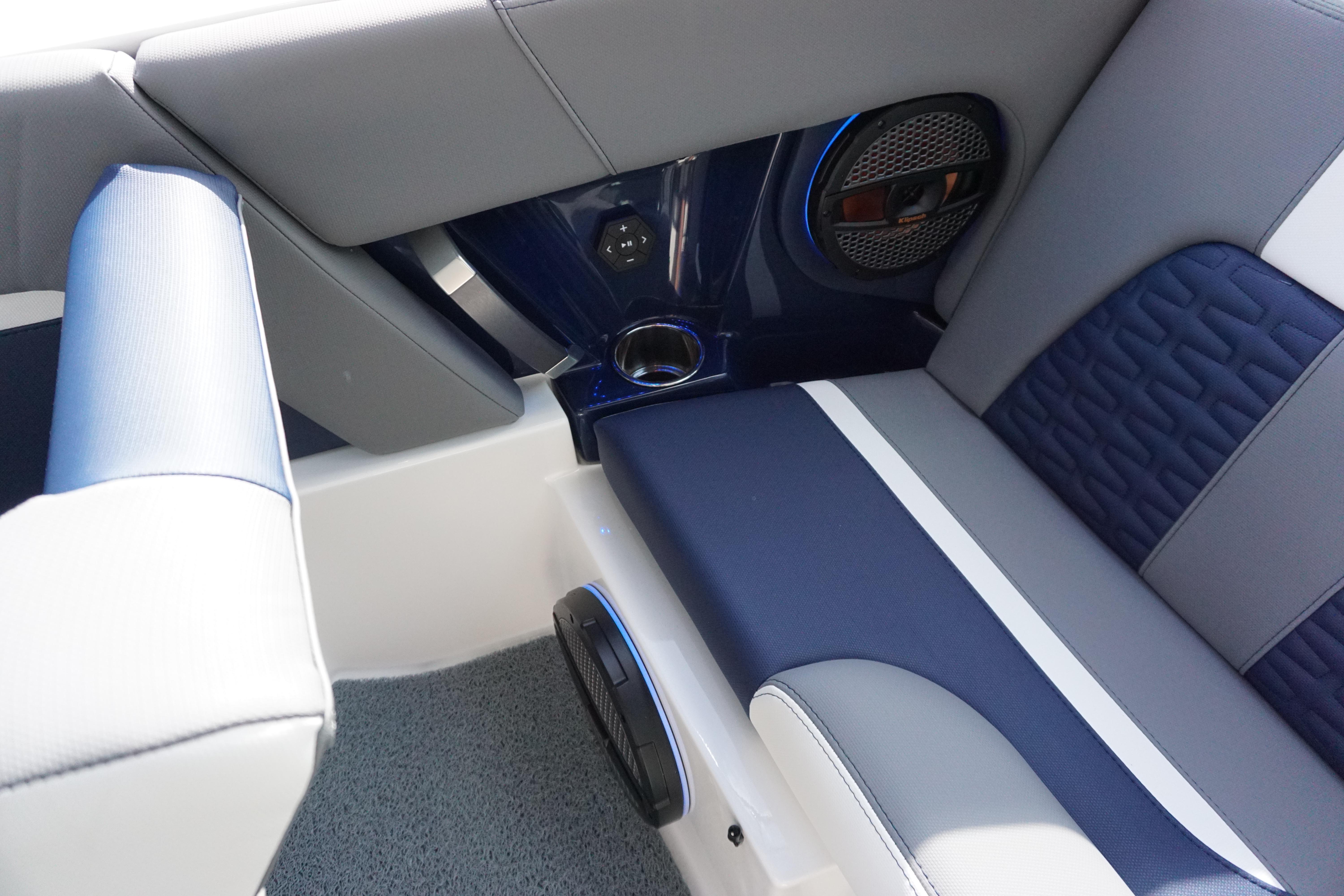 2025 MasterCraft X24 Supercharged 6.2L - 9K Rebate Eligible - 38