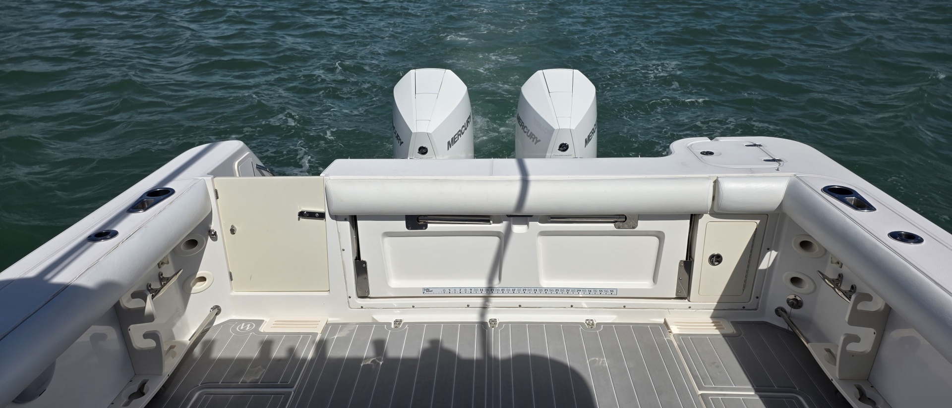 2007 Boston Whaler 305 Conquest - Image 10