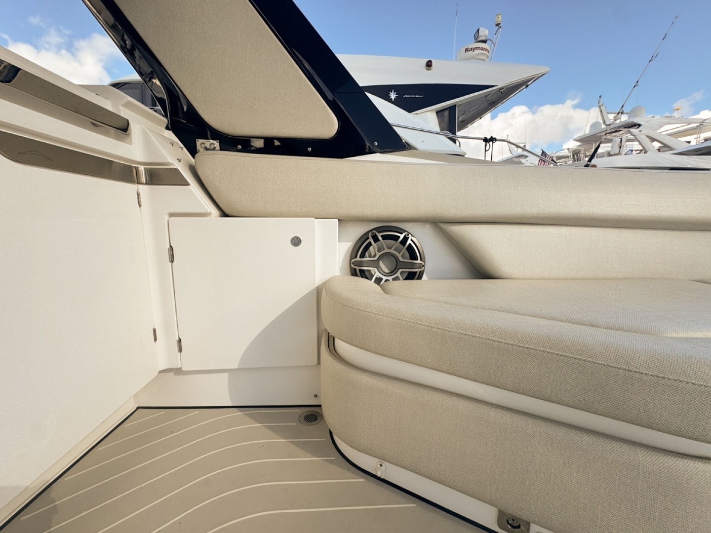2023 Azimut Verve 47 - Image 42