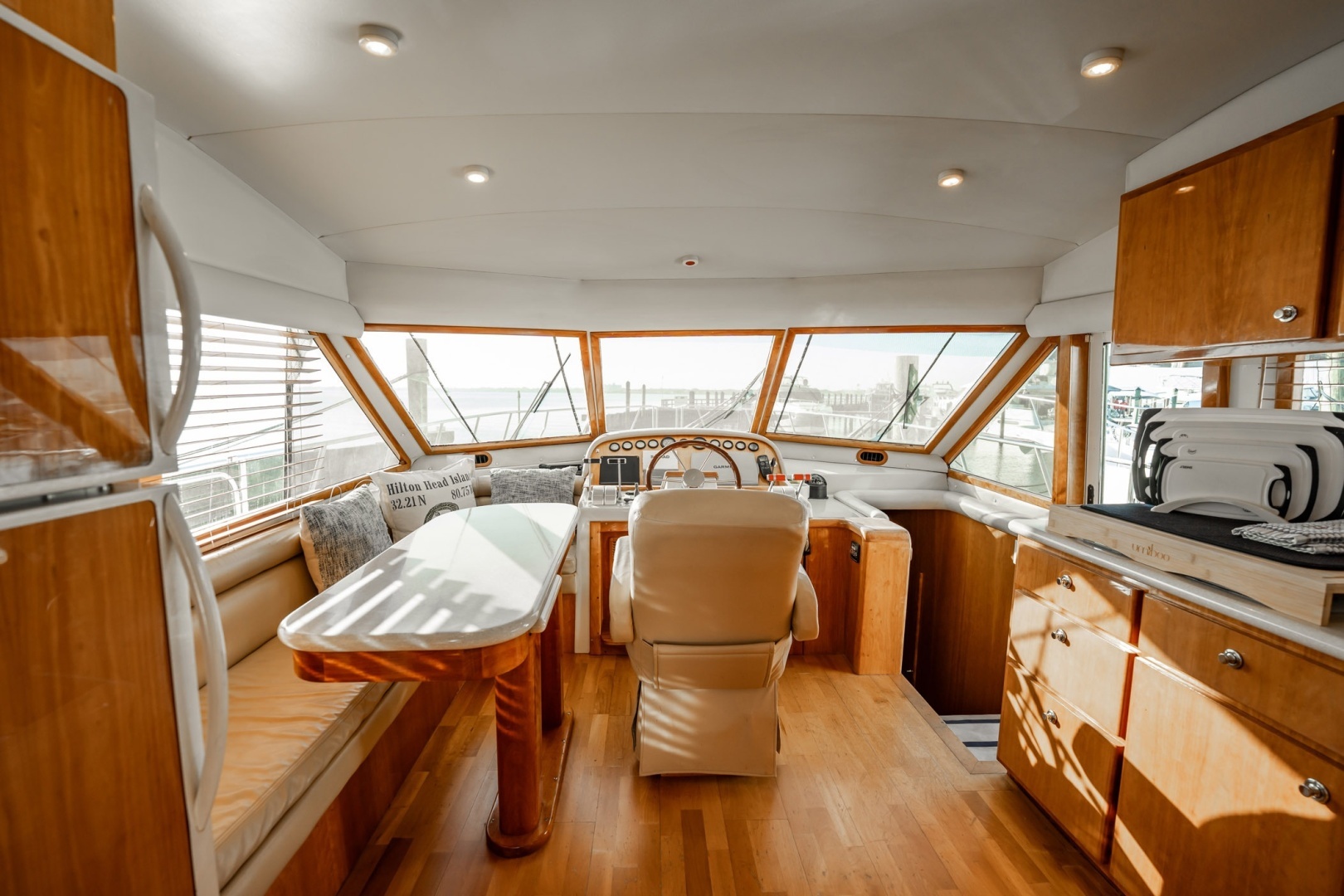 2004 Navigator 5700 Rival Pilothouse - Image 20