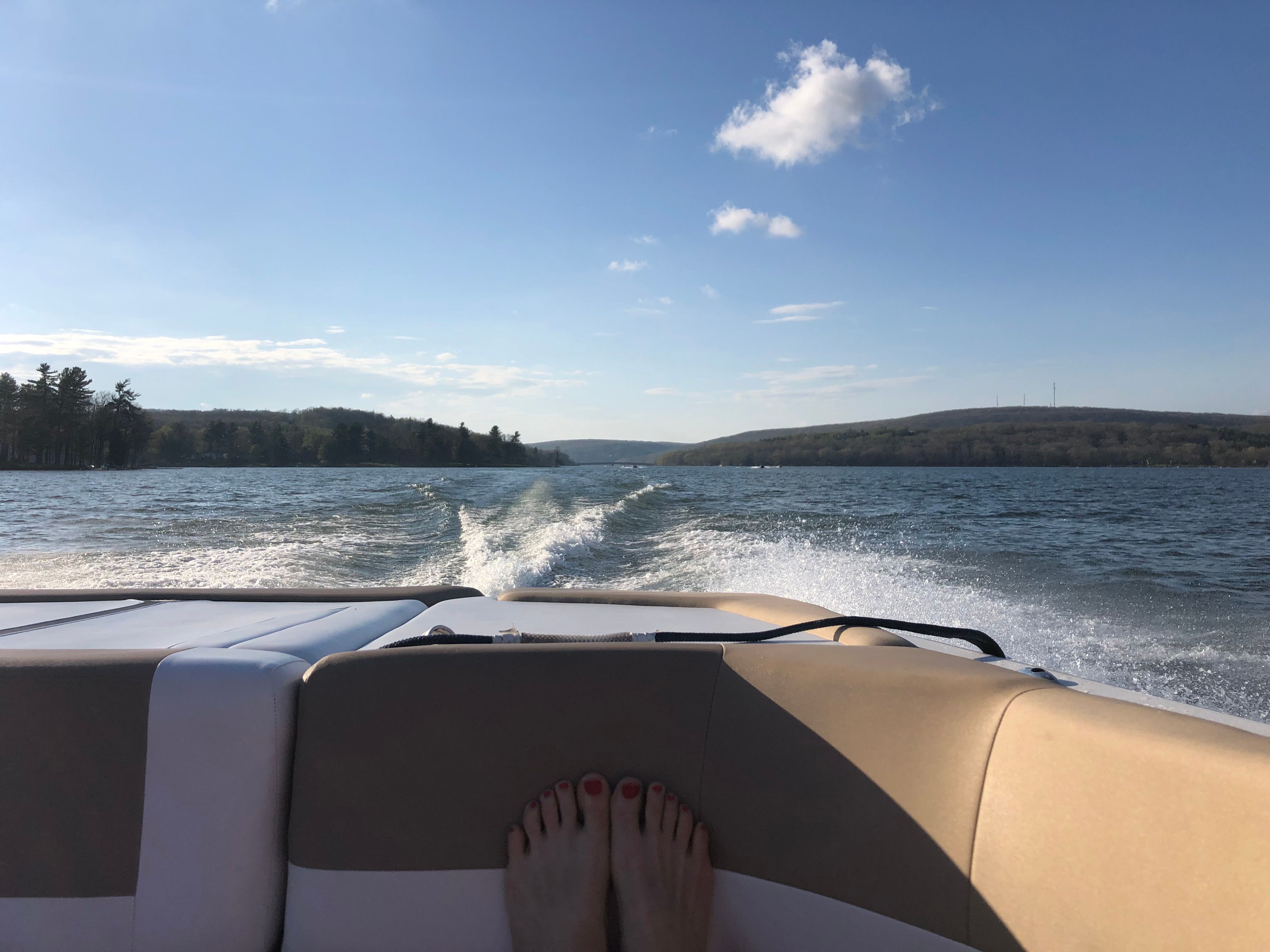 Relaxing boat ride on a 2012 Four Winns H210.