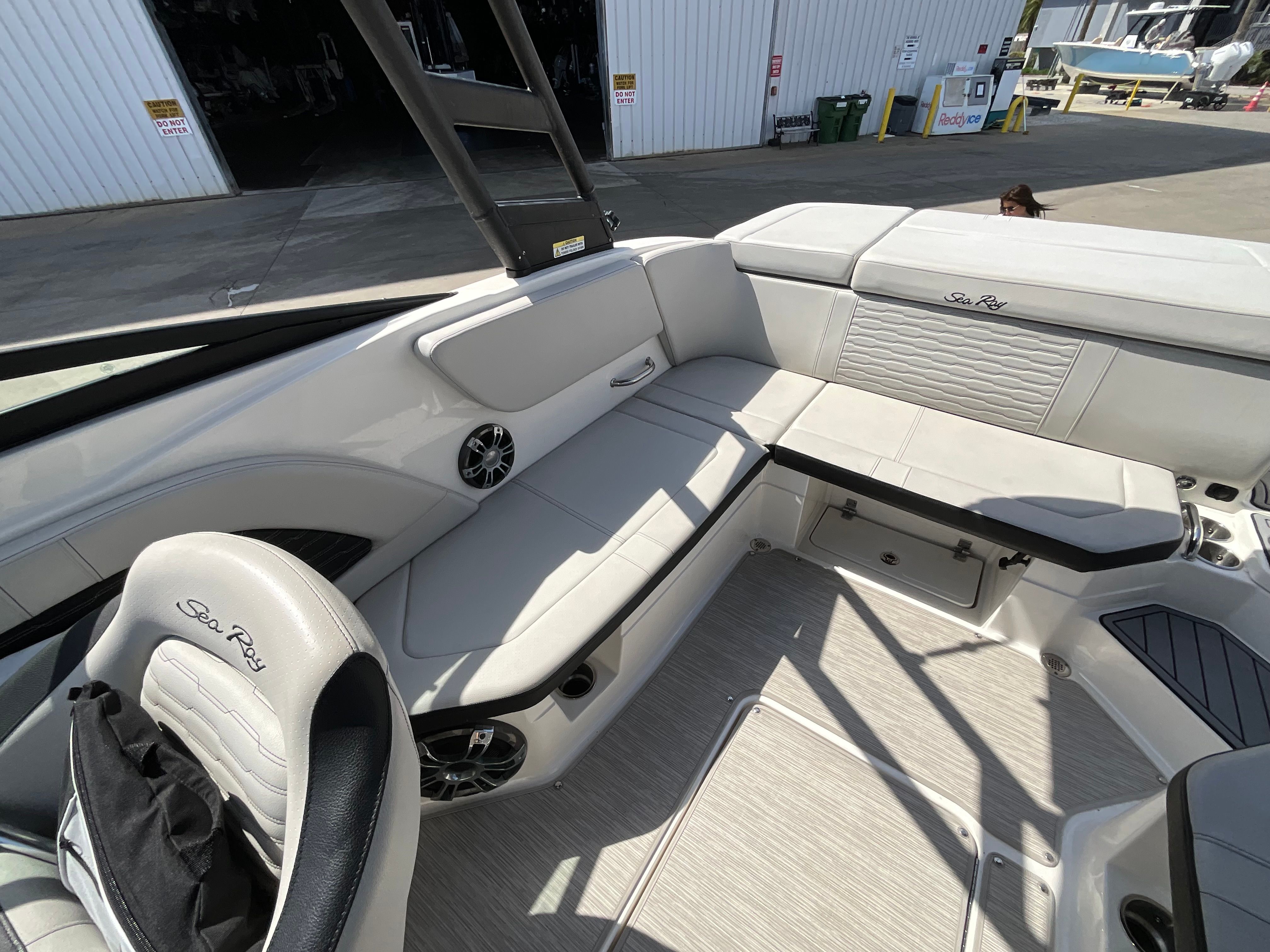 2021 Sea Ray 23 SPX - 16