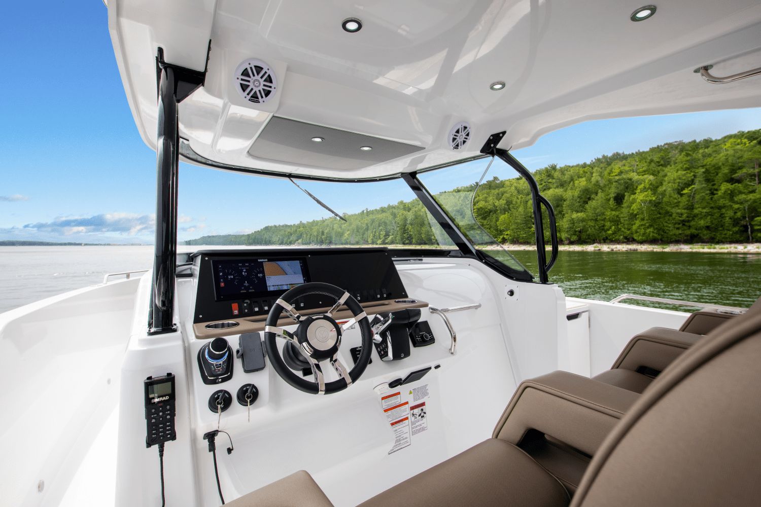 2027 Cruisers Yachts 38 VTR - 16