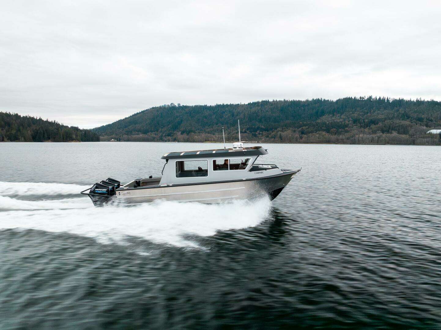 2023 Liquid Metal Maquinna Crew - Image 4
