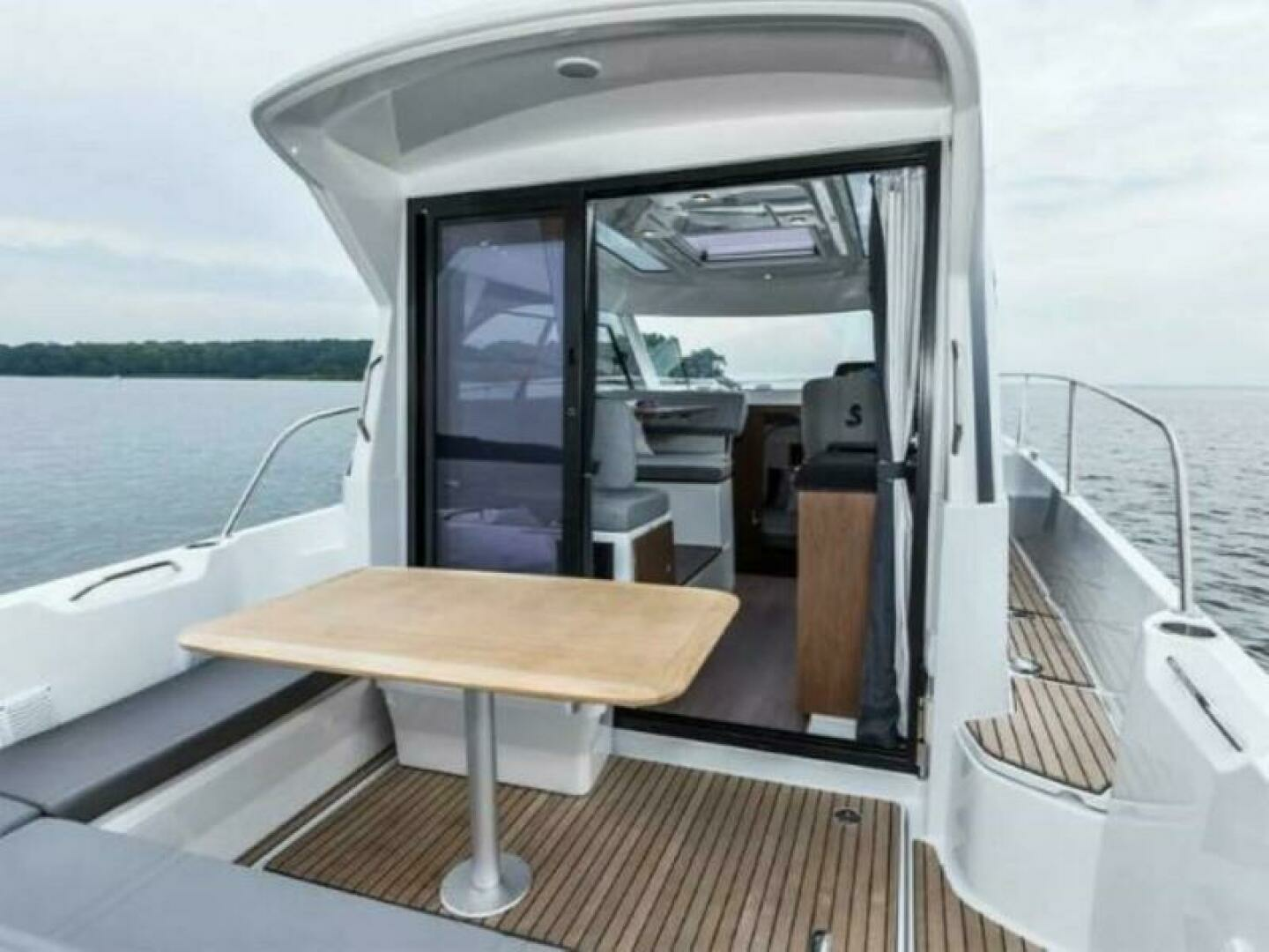 2025 Beneteau Antares 9 - Image 10