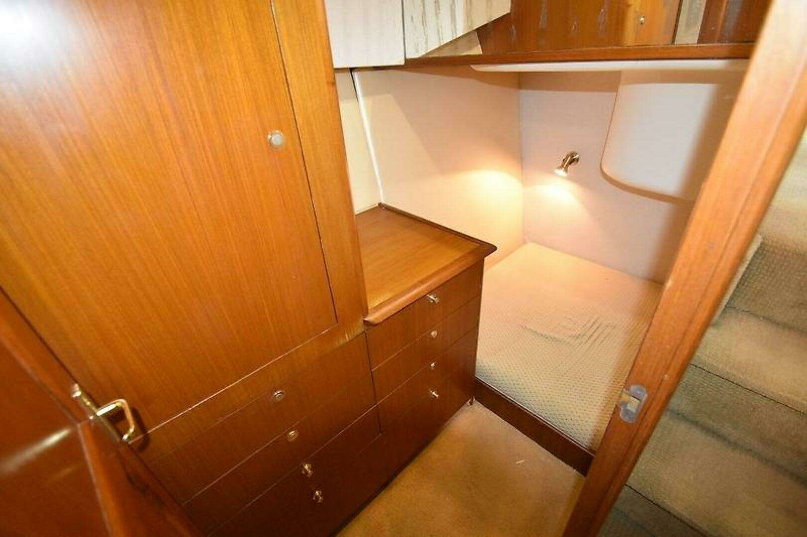 1997 Ocean 48 Convertible - Image 36