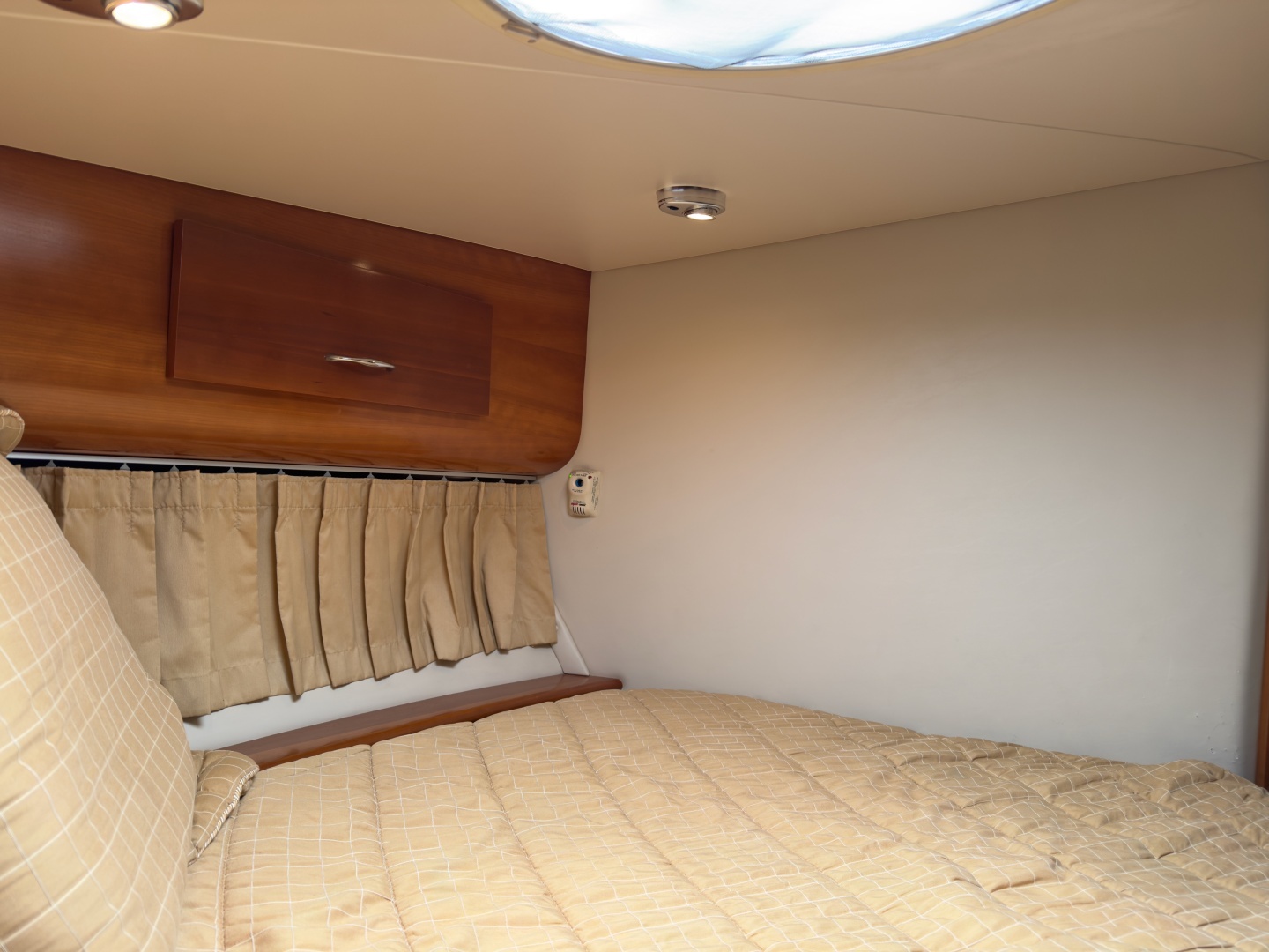 2006 Carver 44 CMY - Image 35
