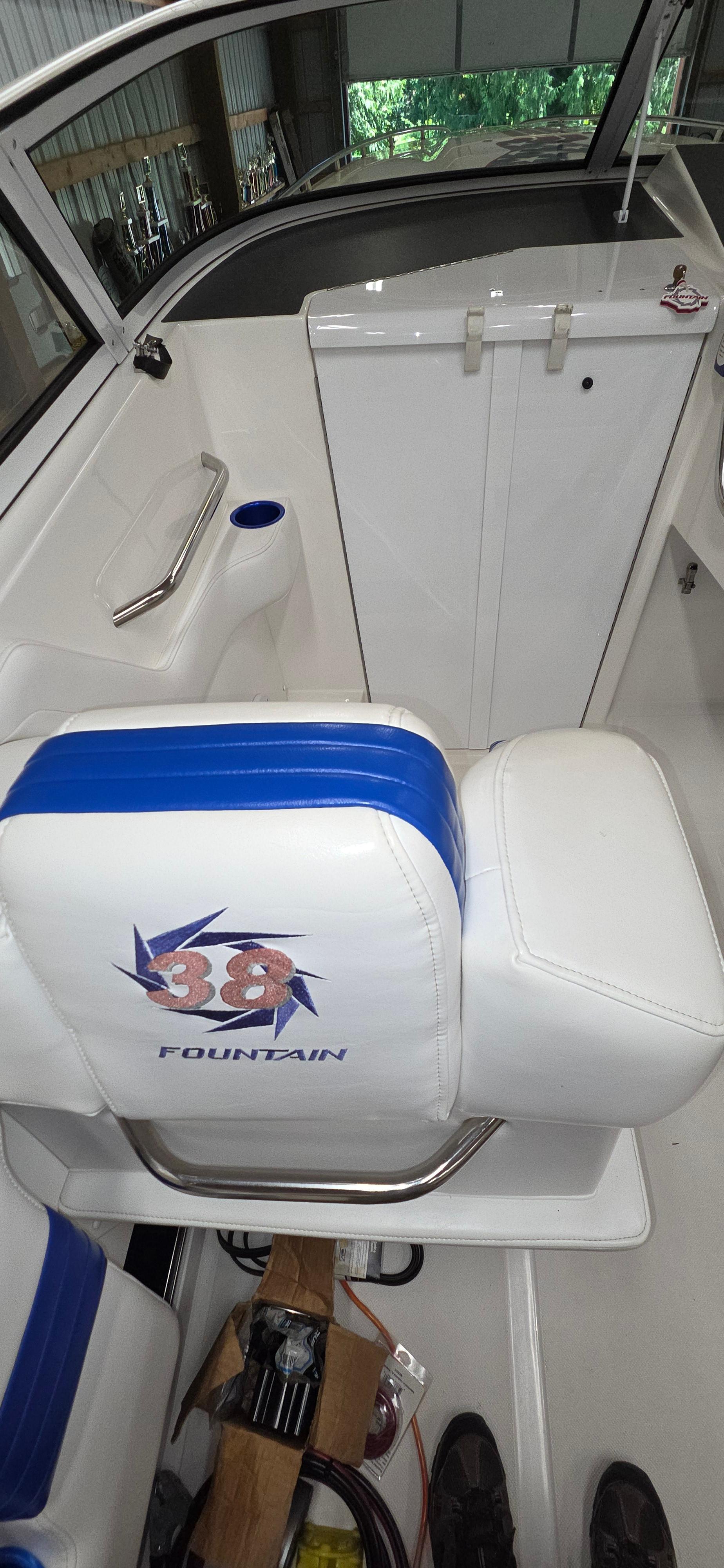 2002 Fountain Lightning - 40