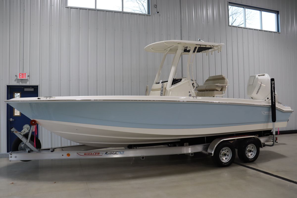 2026 Boston Whaler 25 Dauntless