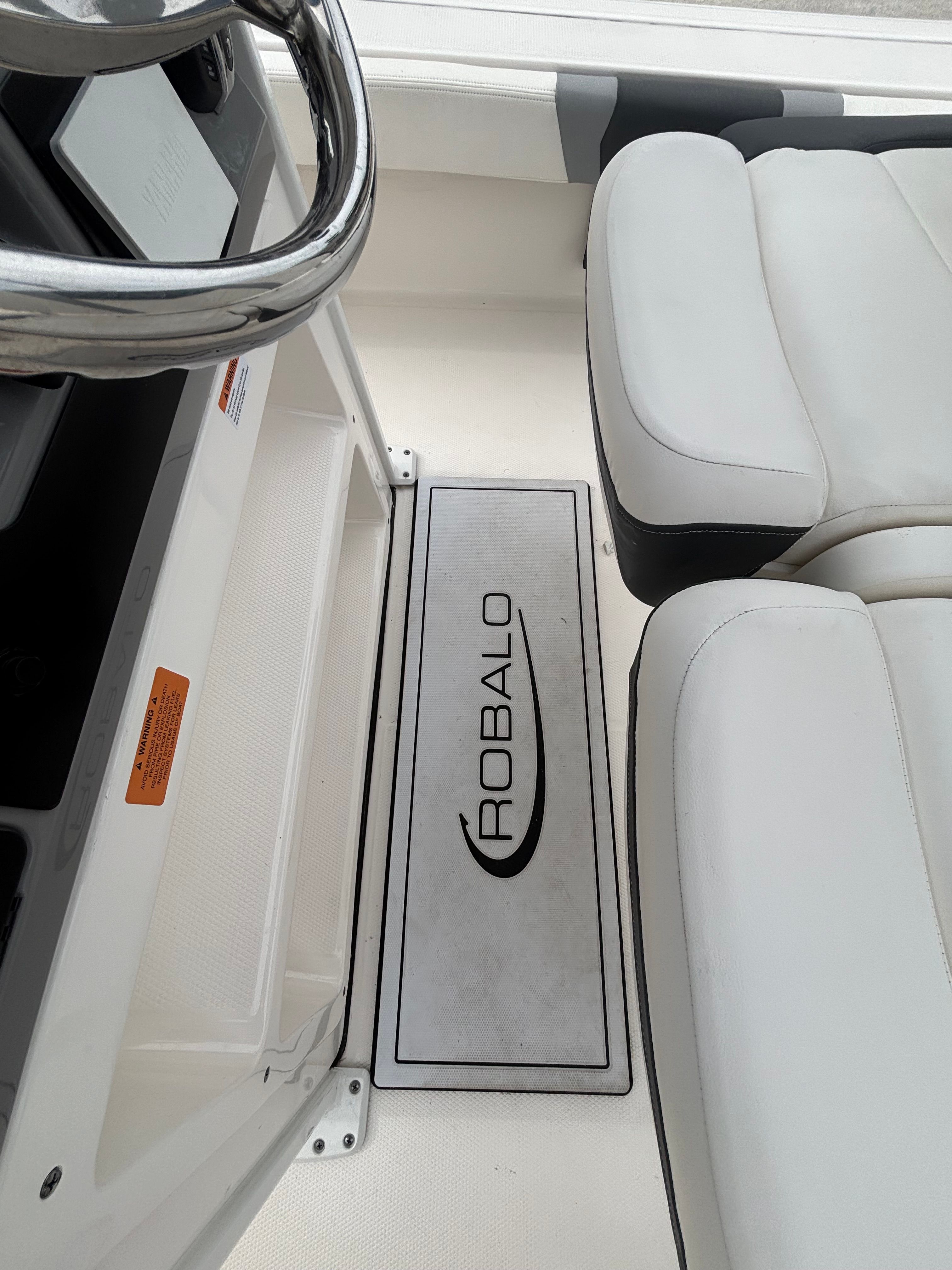 2024 Robalo CAYMAN - 35