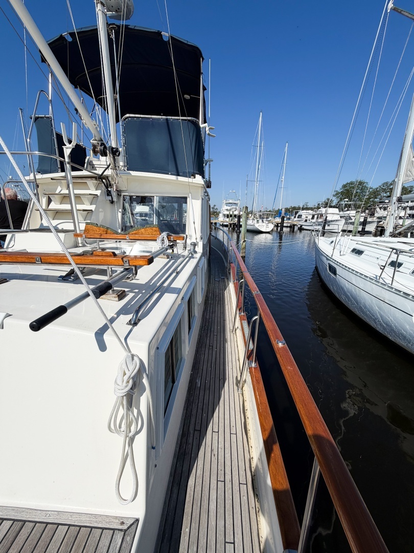 1991 Grand Banks 36 - Image 9