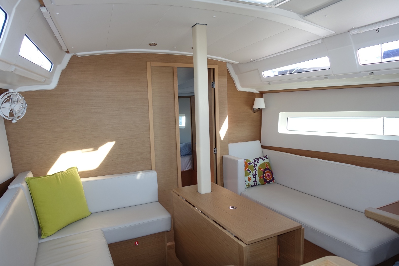 2023 Jeanneau 380 PERFORMANCE - Image 14
