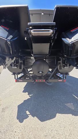 2025 Manitou 26' Explore 6' Max Deck With Dual 150hp Motors - 83