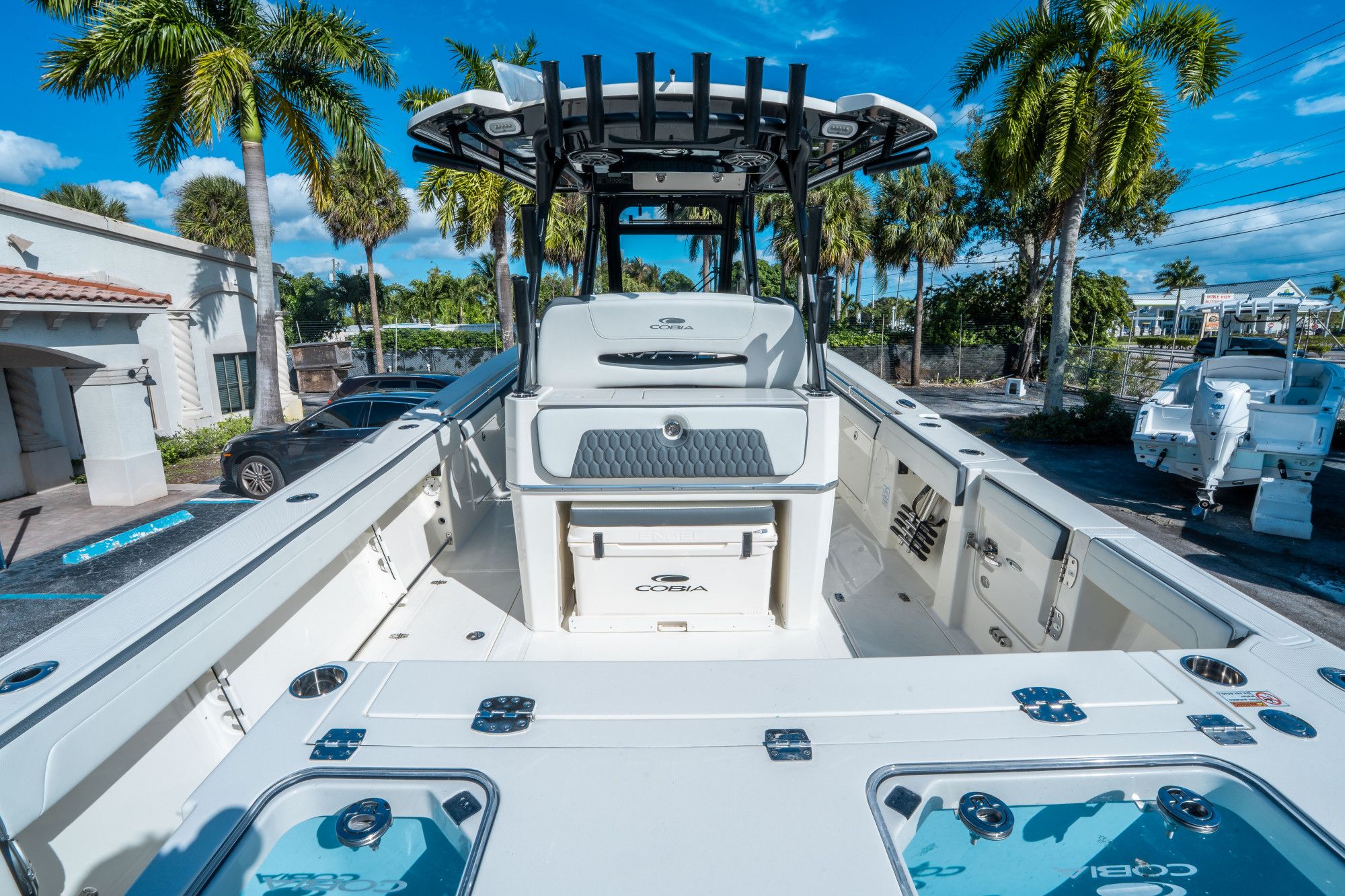 2026 Cobia 305 Center Console - 9