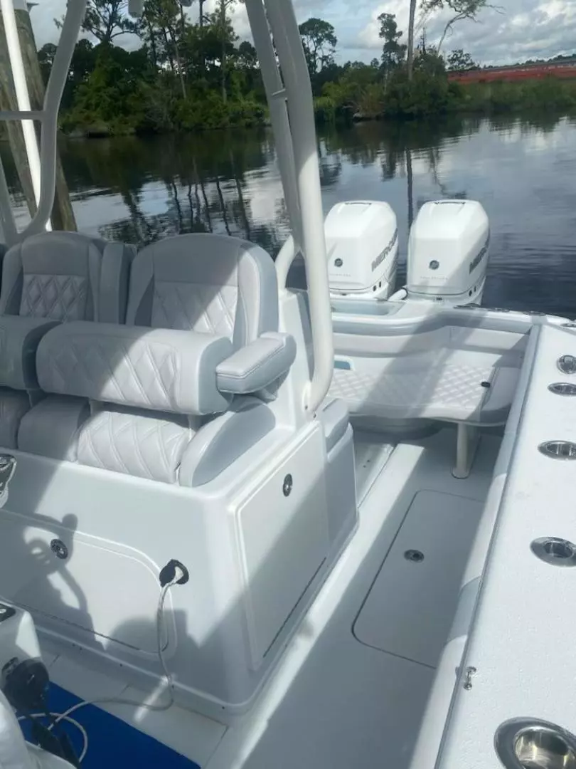 2022 Yellowfin Center Console - Image 7