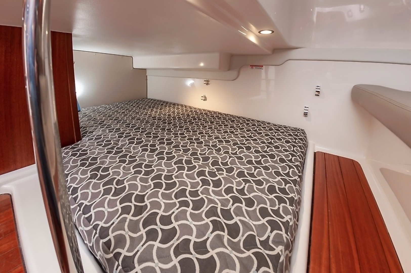 2015 Pursuit 385 OS - Image 38