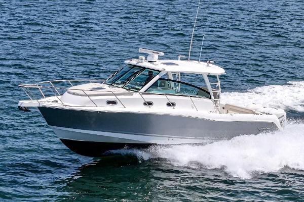 2020 Boston Whaler 345 Conquest - 57