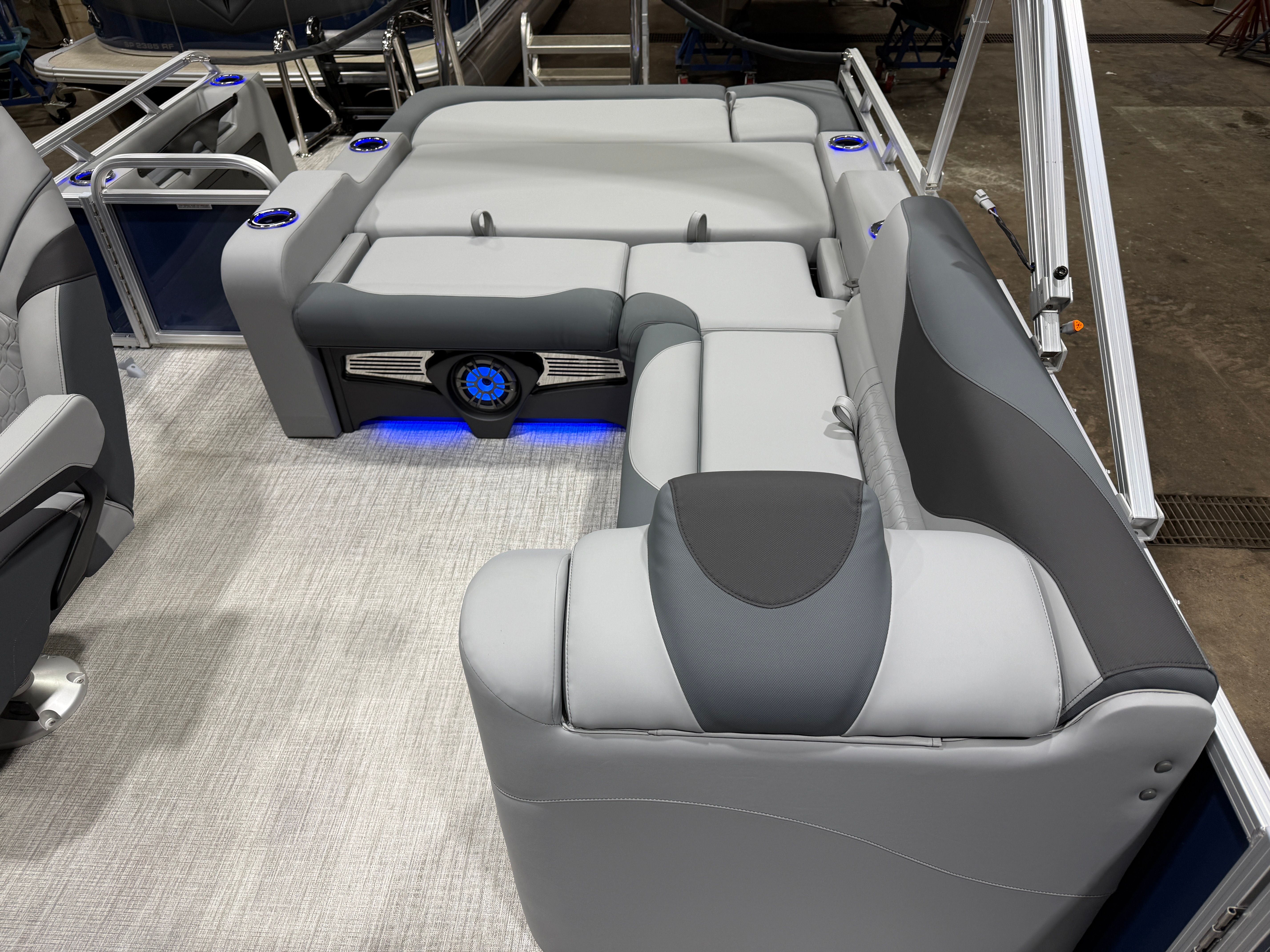 2026 Tahoe LTZ 2385 Swingback (VRB) Tritoon & Honda 4-Stroke EFI - 18