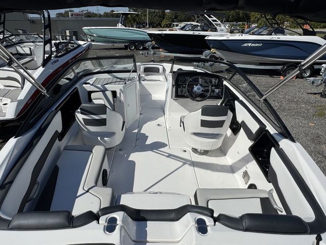 2026 Yamaha Boats SX195 - 4