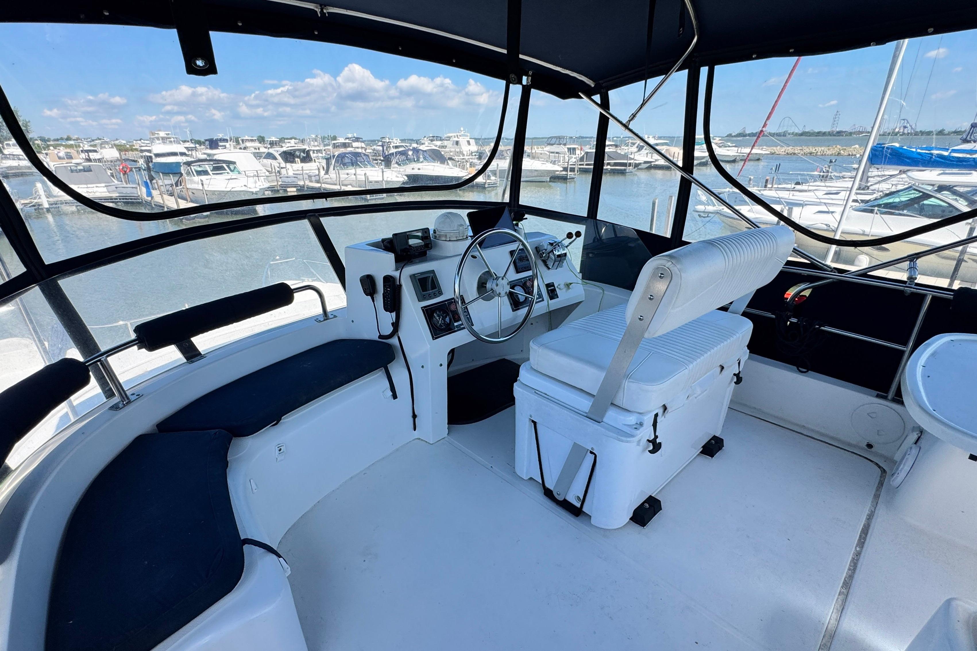 Flybridge Helm Seating