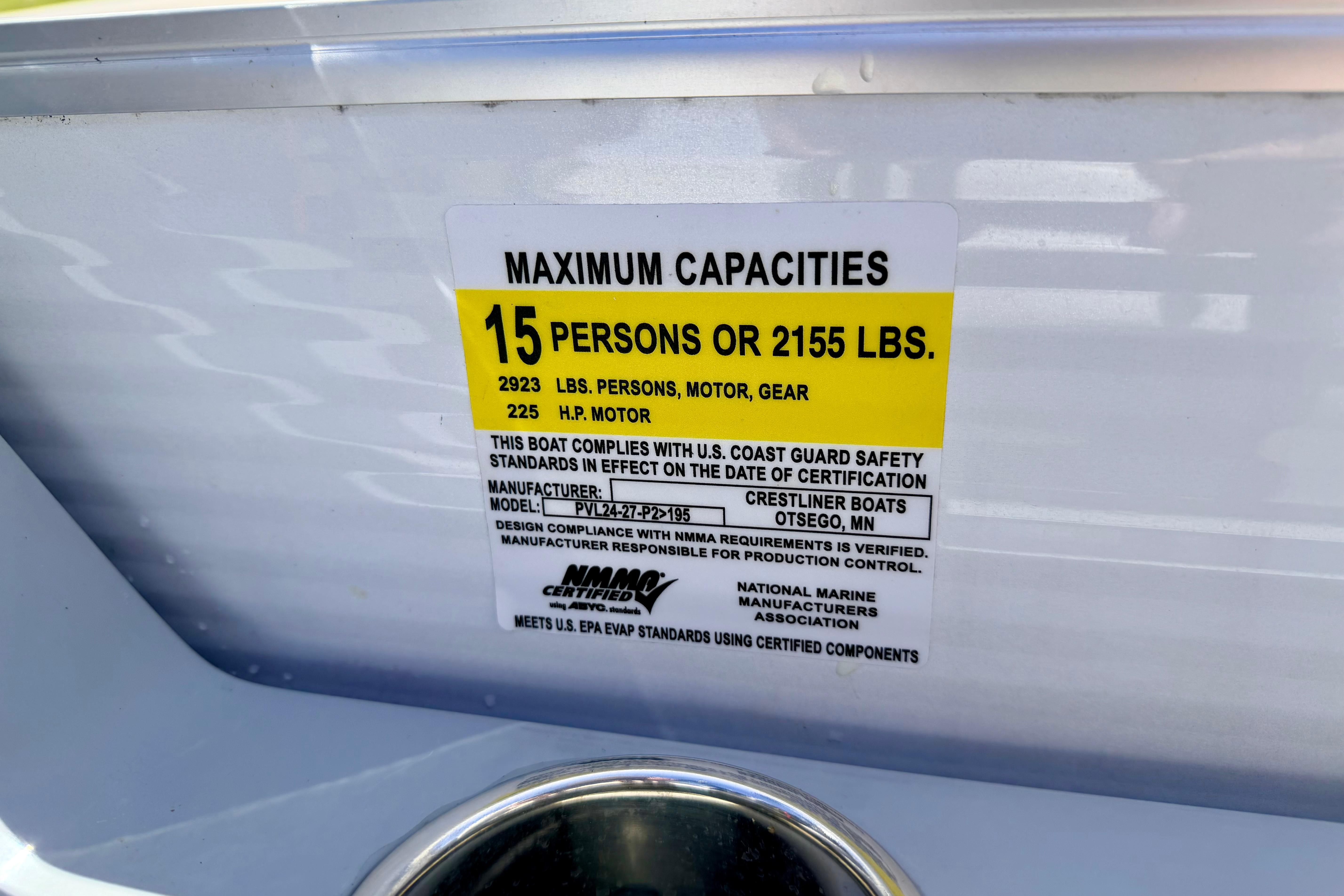Capacity label on 2019 Crestliner 240 Rally DX CW, 15 persons or 2155 lbs.
