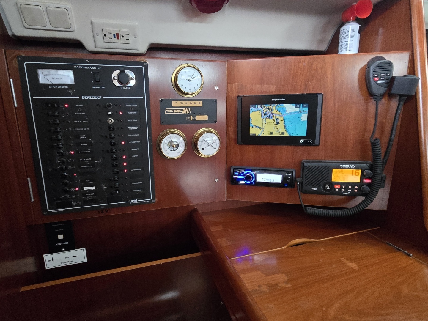 2004 Beneteau 423 - Image 38