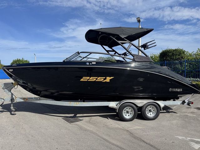 2026 Yamaha Boats 255XD - 4