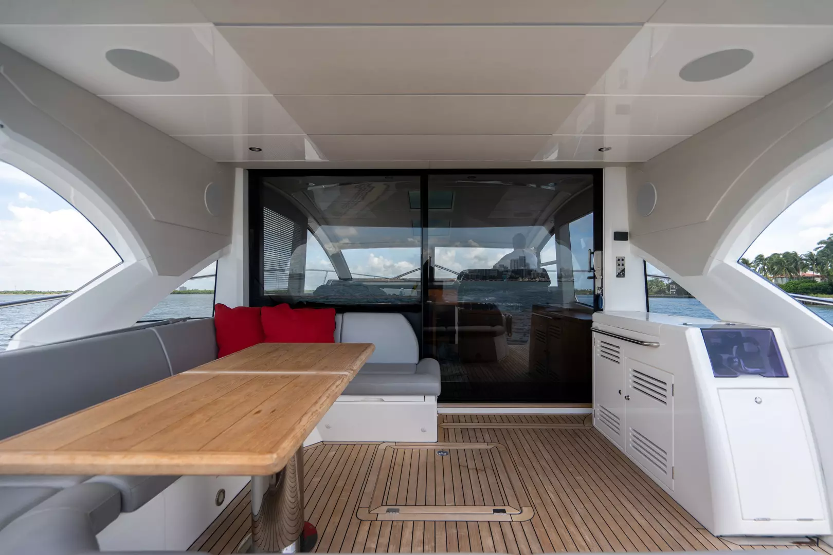 2019 Sunseeker Predator - Image 30