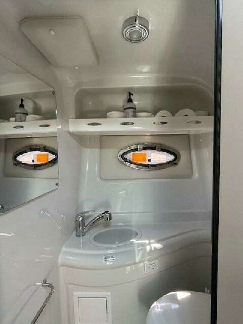 2023 Crownline — - Image 23