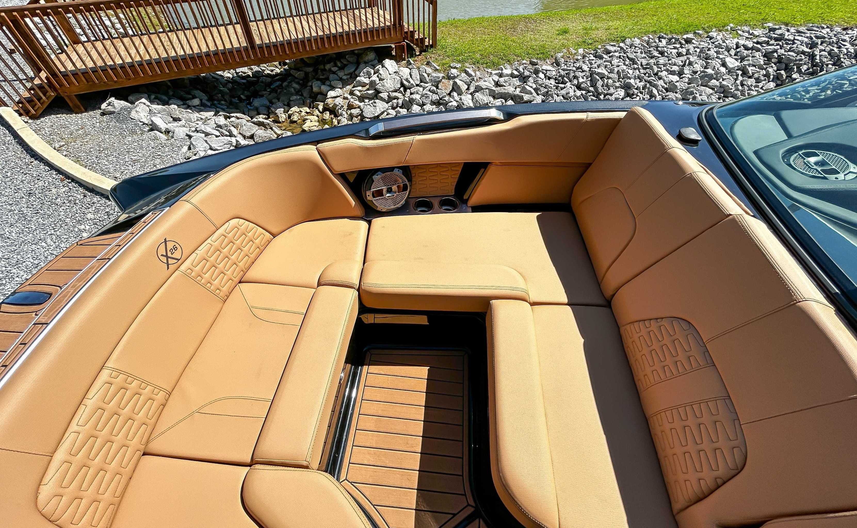 2021 MasterCraft X26 - 13