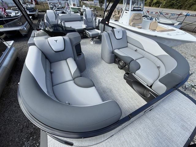 2026 Tahoe LTZ - 23 FT Versatile Rear Lounger - 13