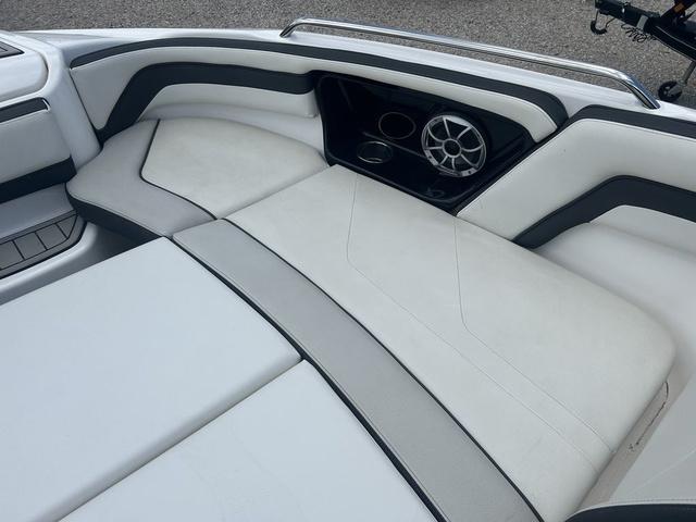 2020 Yamaha Boats 242SE - 8