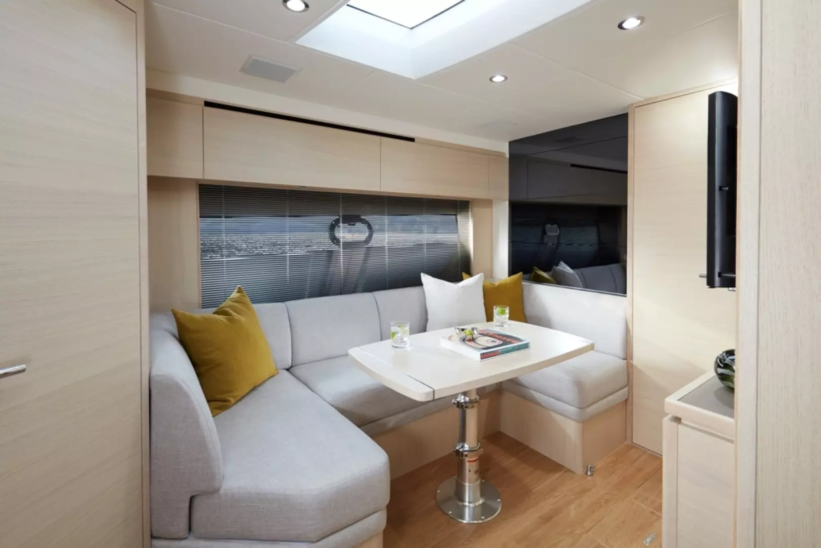 2026 Princess V40 Express - Image 5