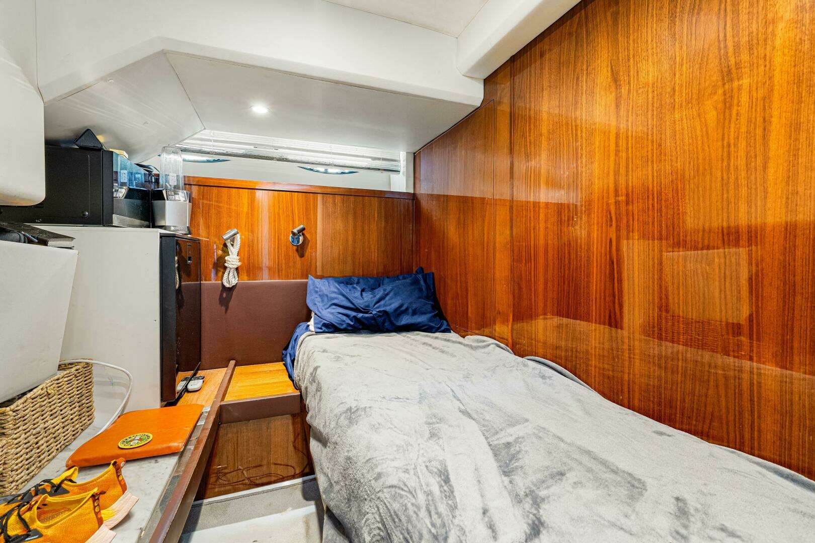 2014 Princess Y72 - Image 153